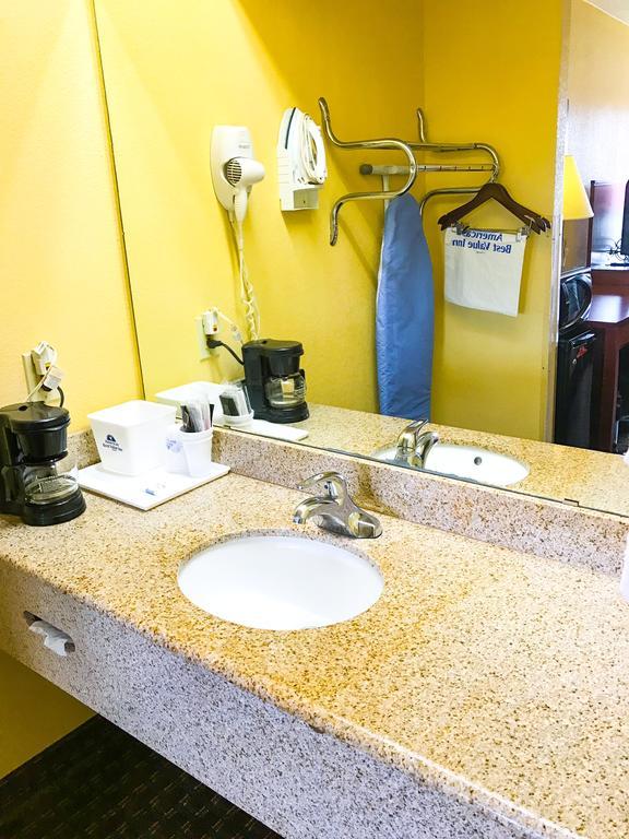 Hotel Americas Value Yukon
