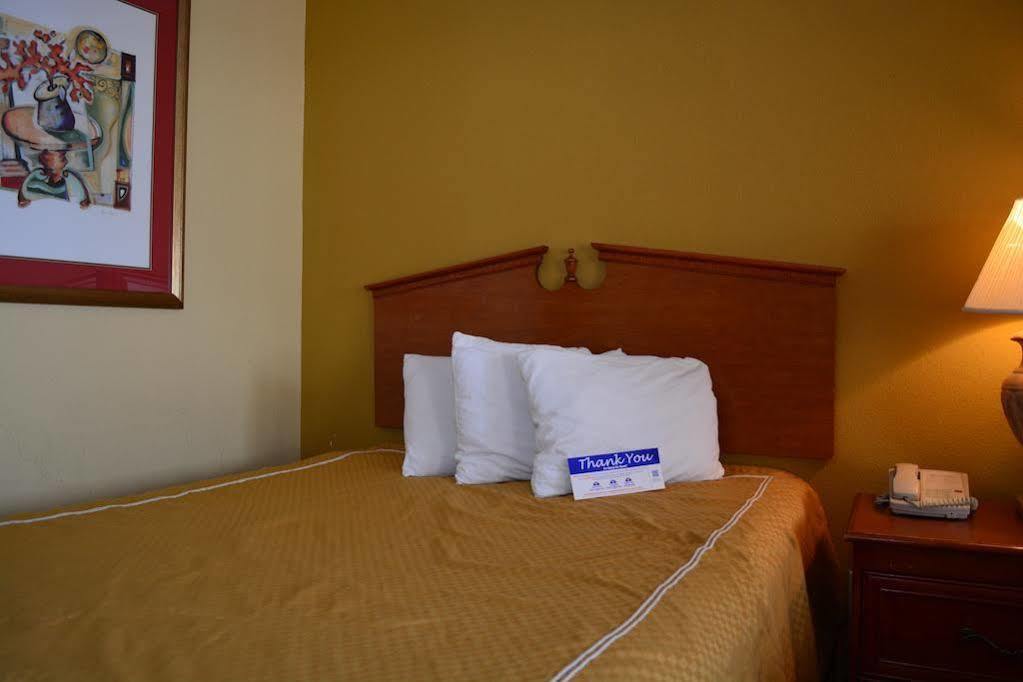 Americas Value Hotel 2*