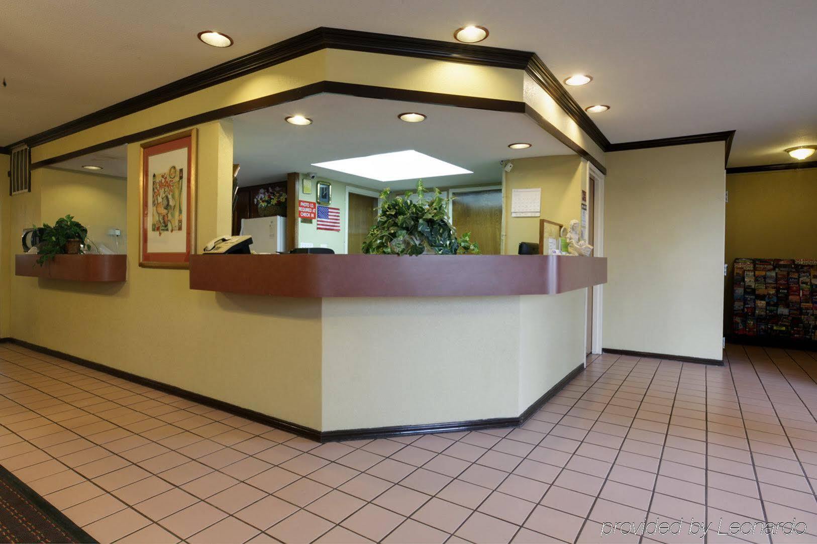 Americas Value Hotel Yukon